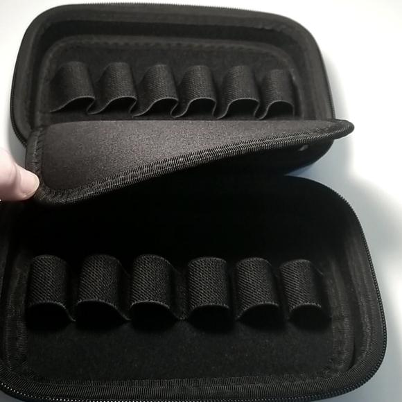 New Essential Oil Carrying Case-zipper(hardshell) - Picture 3 of 4